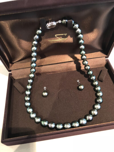 黒真珠のネックレス　　